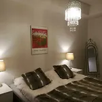 Rovavisit Paroni